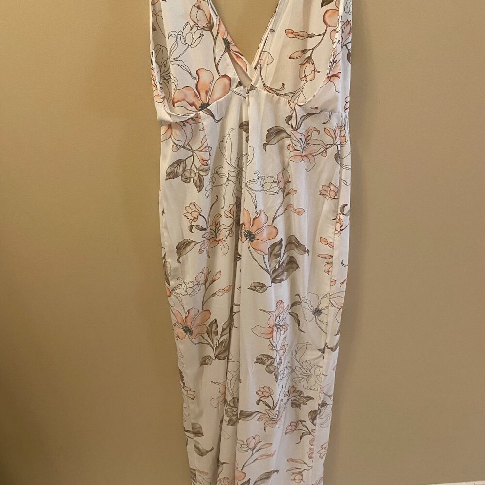 Lush White Floral Wide Leg Jumpsuit Small - Picture 5 of 5
